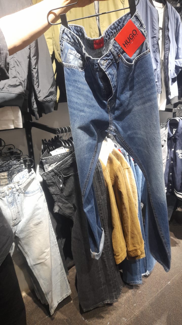 Navy hugo jeans