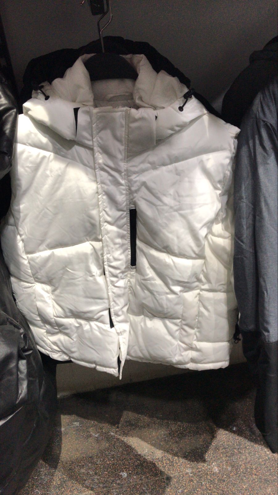 vest woman white